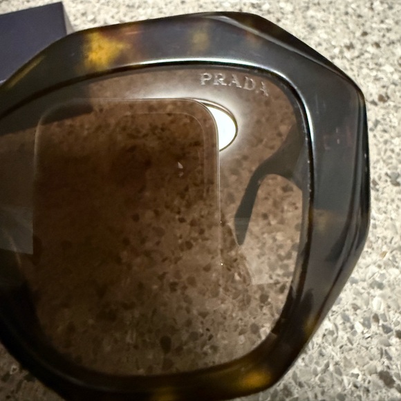 PRADA Sunglasses - Tortoiseshell (Full Set) - Picture 6 of 13
